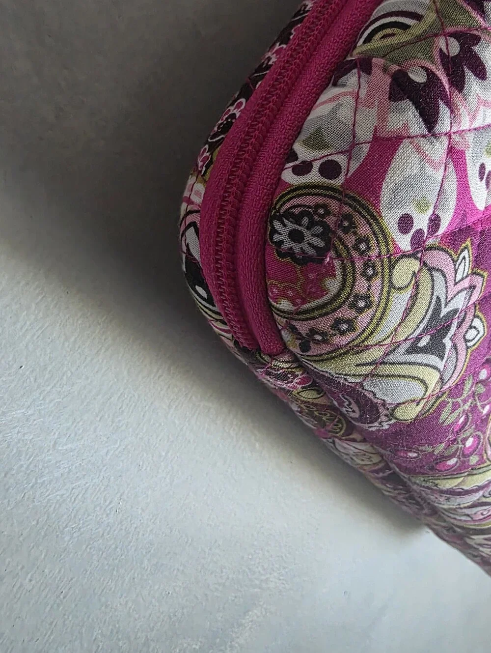 Very Berry Paisley Vera Bradley Quilted Cotton Hard Shell Laptop Messenger Bag
